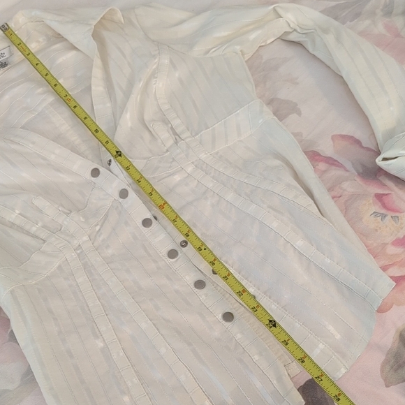 Cache White Button-Down Women's Shirt - Picture 6 of 10